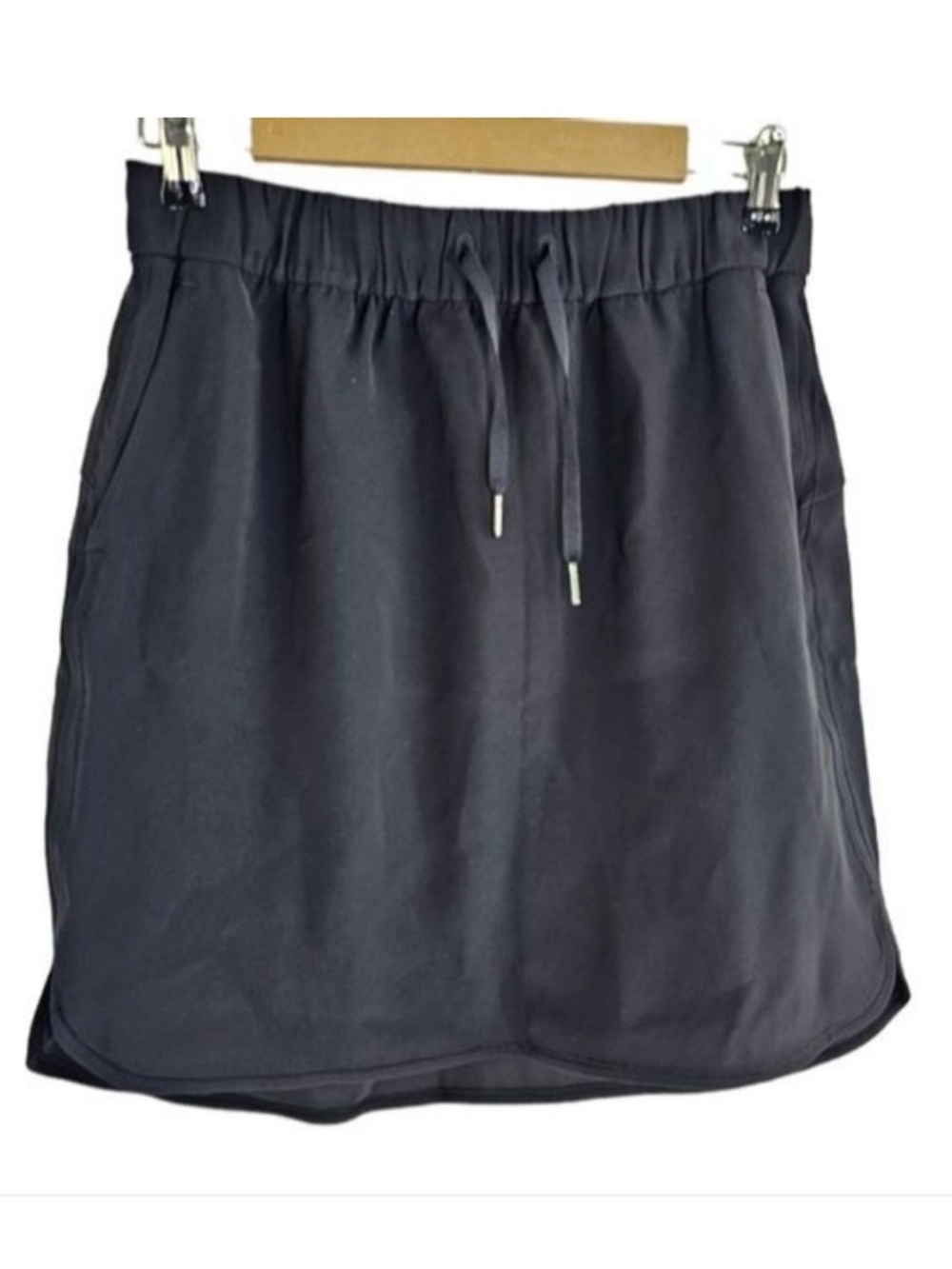 Lululemon black pull on drawstring skirt Size 10